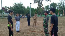 Latihan Upacara Bendera dalam Rangka Menyambut Hari Kemerdekaan Republik Indonesia Ke 75 di Lapangan