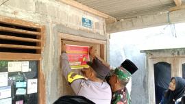 PENEMPELAN STICKER KELUARGA MISKIN PRA SEJAHTERA