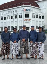 KIRAB BUDAYA MANGAYUBAGYO YUSWO DALEM KAPING 80 SRI SULTAN HB X